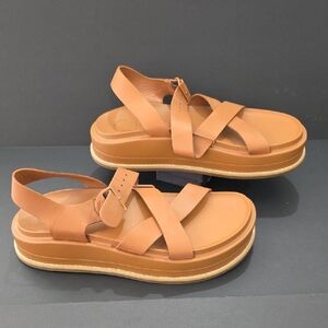 Chaco Women's Tan Platform Leather Sandals Size 8